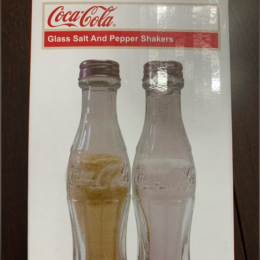 Sunbelt gifts glass Coca Cola salt and pepper shakers